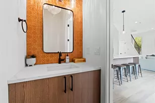 506 Krebs Ln, Austin, TX 78704 - Photo 11