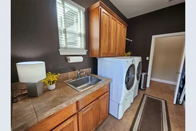 107 W Majestic Oak Lane, Georgetown, TX 78633 - Photo 17