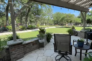 107 W Majestic Oak Ln, Georgetown, TX 78633 - Photo 5