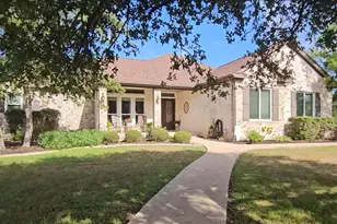 107 W Majestic Oak Ln, Georgetown, TX 78633 - Photo 3
