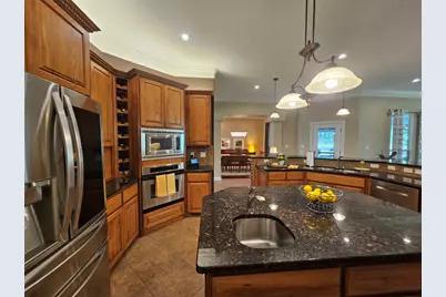 107 W Majestic Oak Lane, Georgetown, TX 78633 - Photo 9