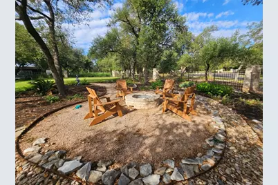 107 W Majestic Oak Lane, Georgetown, TX 78633 - Photo 33