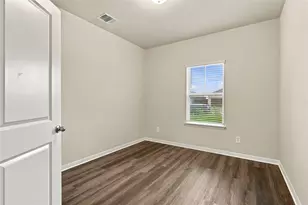 213 Little Grn Trl, Jarrell, TX 76537 - Photo 5