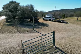 831 Magers Rd, Concan, TX 78838 - Photo 7