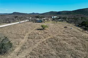 831 Magers Rd, Concan, TX 78838 - Photo 5