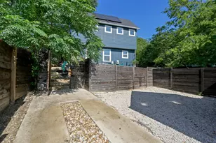 1210 Luna St, Austin, TX 78721 - Photo 9