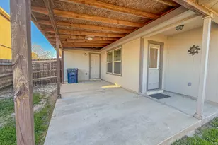 412 Azurite Dr, Jarrell, TX 76537 - Photo 23