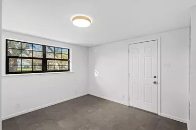 927 E Walnut Street, La Grange, TX 78945 - Photo 11