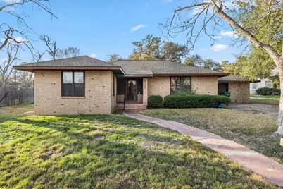 927 E Walnut Street, La Grange, TX 78945 - Photo 3