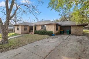 927 E Walnut St, La Grange, TX 78945 - Photo 25