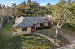 927 E Walnut St, La Grange, TX 78945 - Photo 27