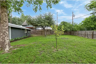 706 W Crestland Drive, Austin, TX 78752 - Photo 33