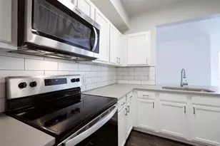 12215 Hunters Chase Dr, Austin, TX 78729 - Photo 11