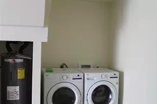 107 S Laurelwood Dr, Austin, TX 78733 - Photo 13