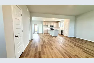 106 W Wesley Miller Lane, Taylor, TX 76574 - Photo 5