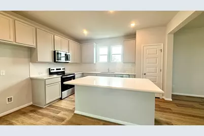 106 W Wesley Miller Lane, Taylor, TX 76574 - Photo 3