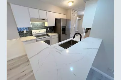 9900 Hundred Oaks Circle #B, Austin, TX 78750 - Photo 11