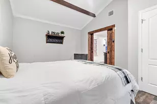 1011 Gilmore St, Taylor, TX 76574 - Photo 31