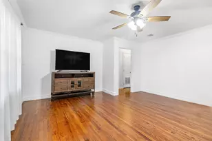 1011 Gilmore St, Taylor, TX 76574 - Photo 11