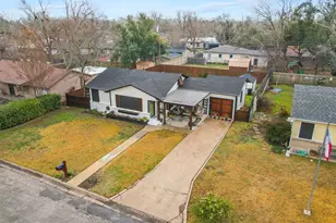 1011 Gilmore St, Taylor, TX 76574 - Photo 5