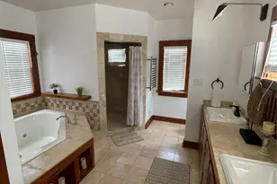 1000 E 8th St, Austin, TX 78702 - Photo 5