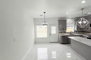 614 S Middle St, Flatonia, TX 78941 - Photo 7