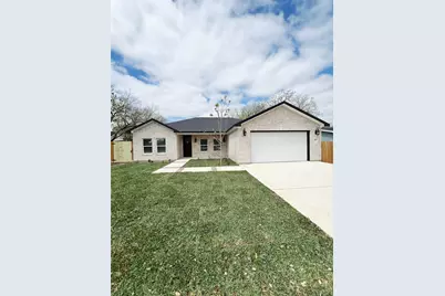 614 S Middle Street, Flatonia, TX 78941 - Photo 1