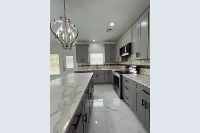 614 S Middle Street, Flatonia, TX 78941 - Photo 11