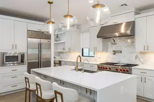 800 Emilia Ct, Austin, TX 78746 - Photo 5