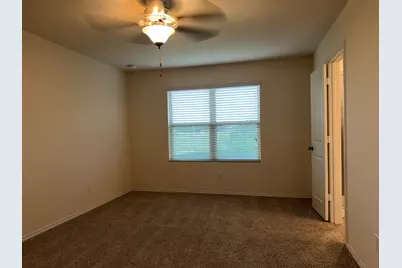 344 Circle Way #35E, Jarrell, TX 76537 - Photo 9