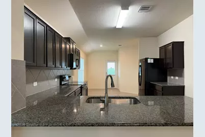 344 Circle Way #35E, Jarrell, TX 76537 - Photo 7
