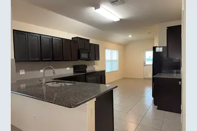 344 Circle Way #35E, Jarrell, TX 76537 - Photo 3