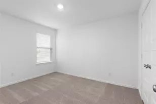 25521 Flora Bella Ln, Elgin, TX 78621 - Photo 19