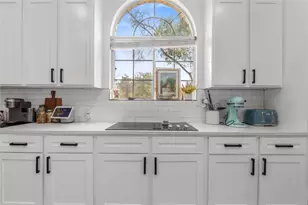 511 Duck Lake Dr, Lakeway, TX 78734 - Photo 7