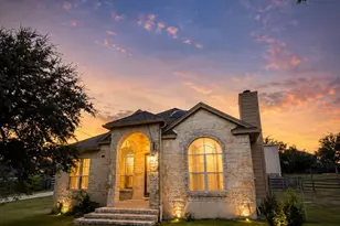 10017 Janet Loop, Dripping Springs, TX 78620 - Photo 3