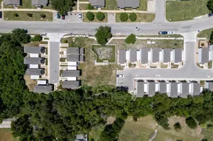 350 Debus Dr, Taylor, TX 76574 - Photo 9