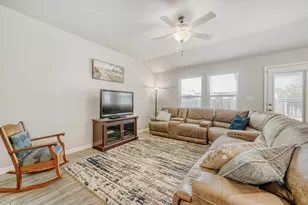 10505 Mager Ln, Hutto, TX 78634 - Photo 5