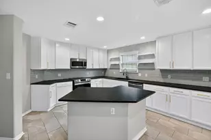 242 Wildwood Dr, Georgetown, TX 78633 - Photo 9