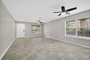 242 Wildwood Dr, Georgetown, TX 78633 - Photo 5