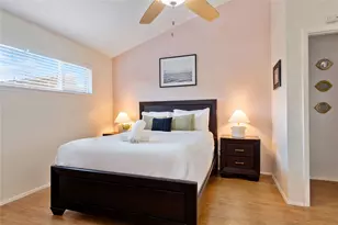 1818 S Lakeshore Blvd, Austin, TX 78741 - Photo 13