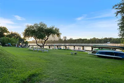 1818 S Lakeshore Boulevard #27, Austin, TX 78741 - Photo 23