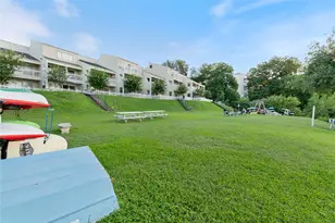 1818 S Lakeshore Blvd, Austin, TX 78741 - Photo 25