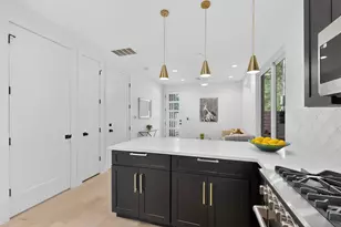 1708 Canterbury St, Austin, TX 78702 - Photo 11