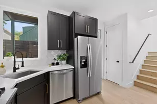 1708 Canterbury St, Austin, TX 78702 - Photo 9