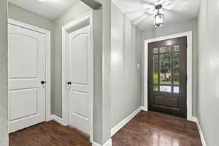 208 Rock Hound Ln, Liberty Hill, TX 78642 - Photo 3