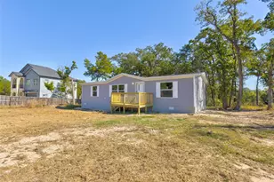 107 Los Cueva Rd, Elgin, TX 78621 - Photo 9