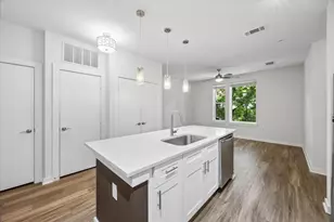 1900 Barton Springs Rd, Austin, TX 78704 - Photo 15