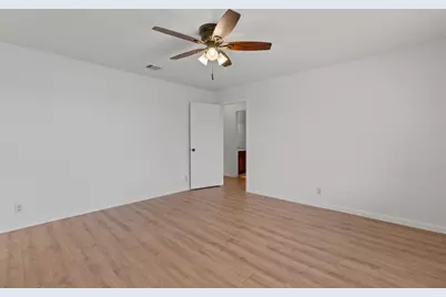 209 E Rector Street, Manor, TX 78653 - Photo 13