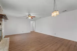 209 E Rector St, Manor, TX 78653 - Photo 5