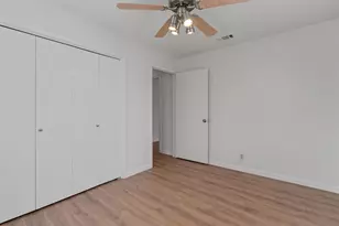 209 E Rector St, Manor, TX 78653 - Photo 21